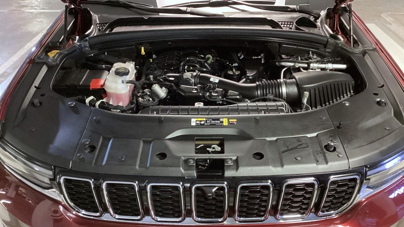 جيب شيروكي Limited Plus | شامل الضمان | 0 ﺪﻔﻋﺓ ﺃﻮﻟﻯ