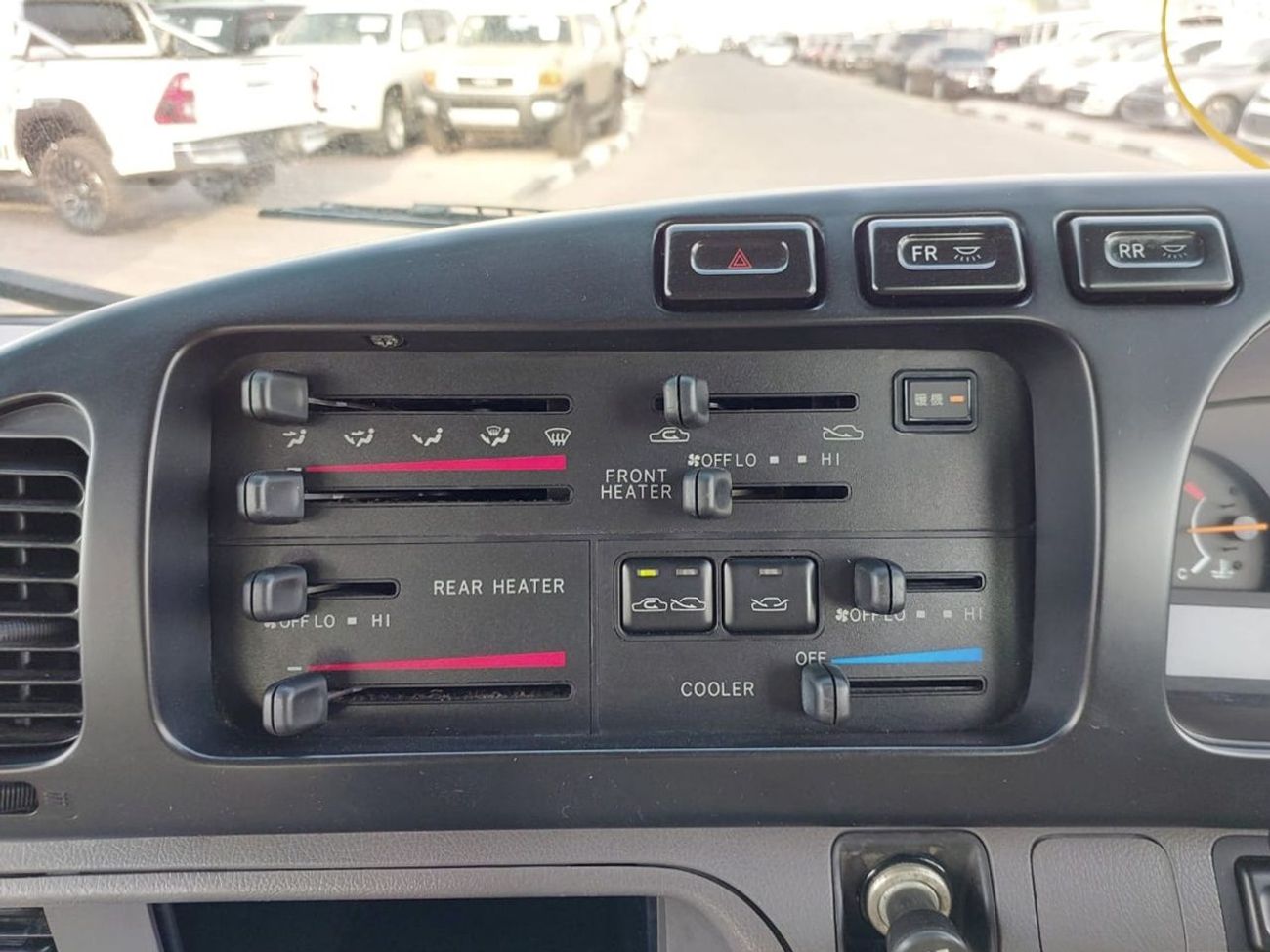 تويوتا كوستر TOYOTA COASTER BUS RHD 2007 MODEL 4.0 L DIESEL AUTOMATIC(PM02577)