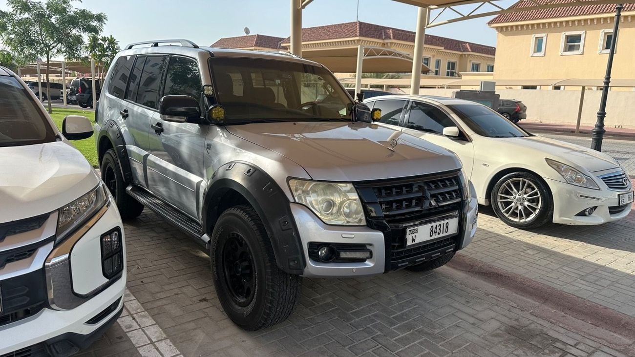Mitsubishi Pajero GLS Highline 3.5L (189 HP) | A Full Modified Off road beast