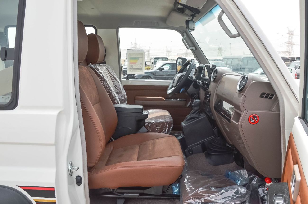 تويوتا لاند كروزر 70 TOYOTA LAND CRUISER 71 4.0L 4WD 3DOOR SUV 2025