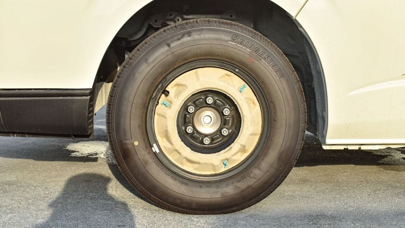 تويوتا هاياس Toyota Hiace 2.7L High Roof  Model 2025