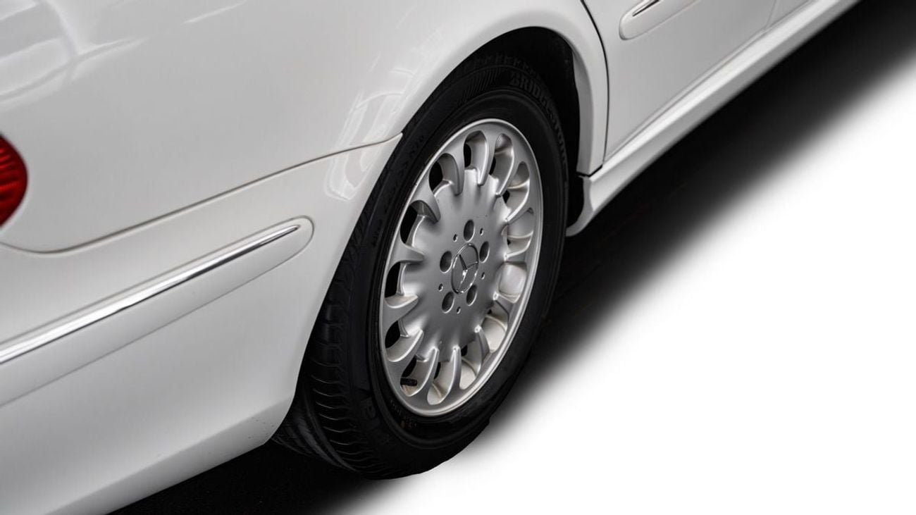 Mercedes-Benz E 350 6-Door Limousine by BINZ - GCC Specs