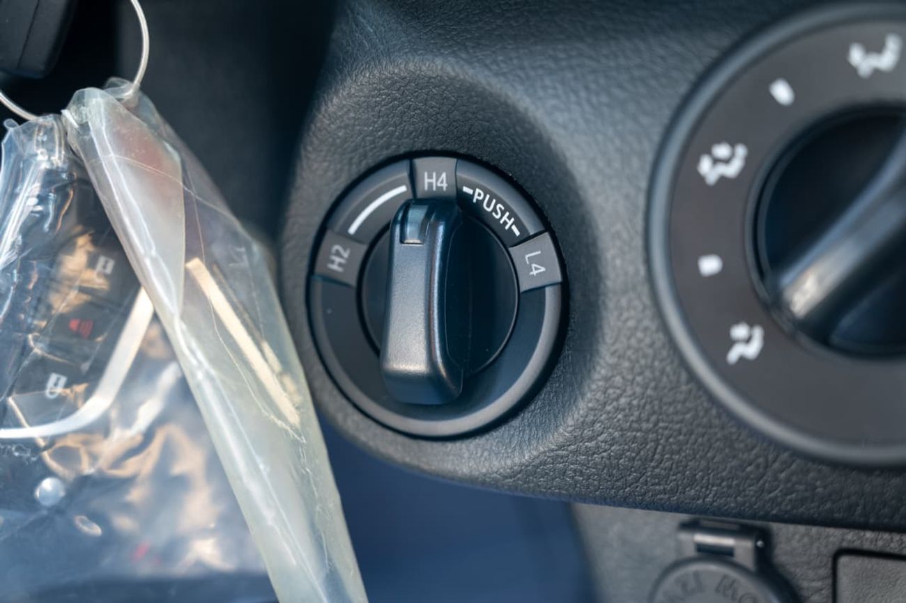 Toyota Hilux 2.7L Medium Grade | Double Cabin | 4x4 | Automatic | Petrol