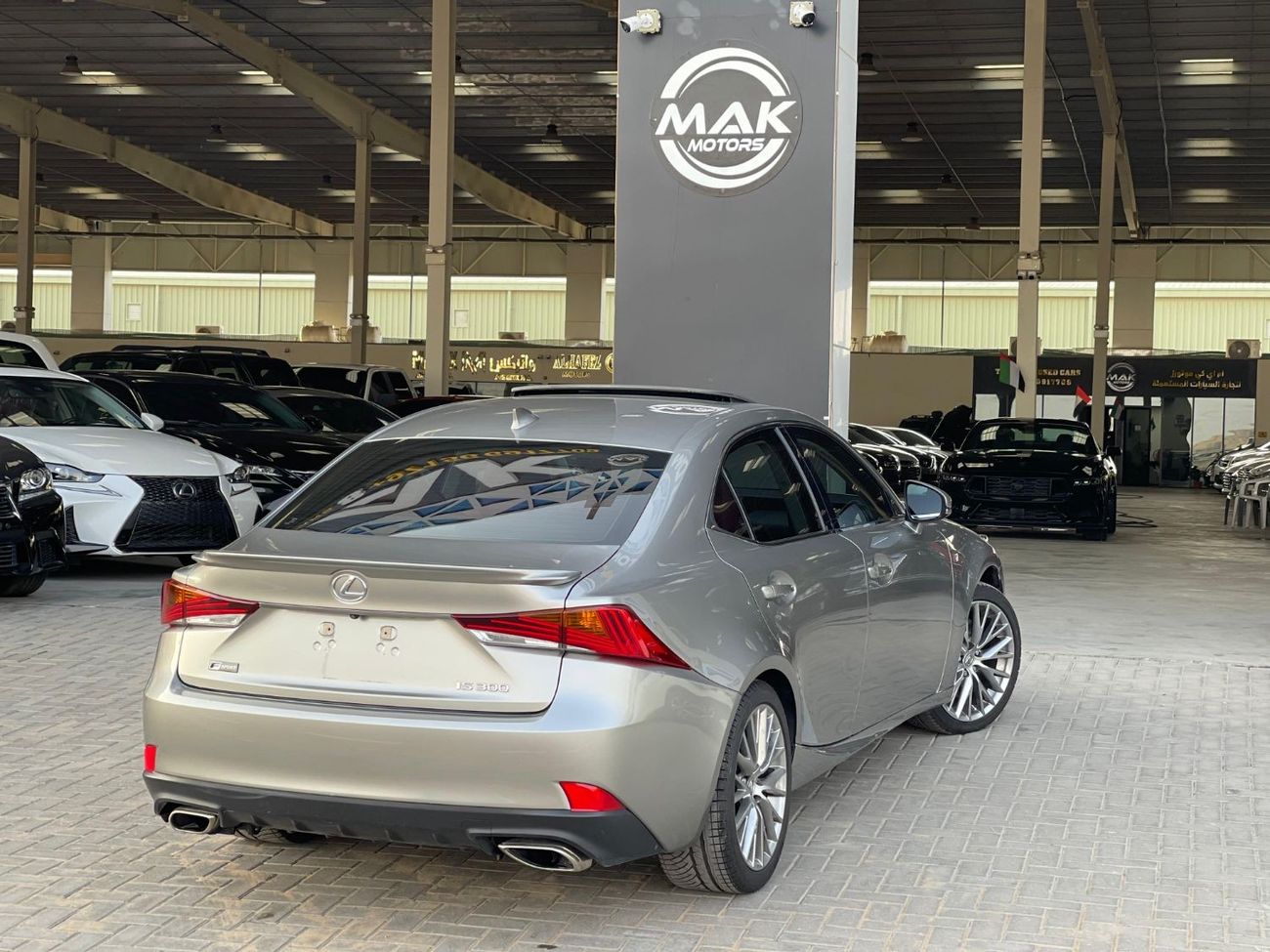 لكزس IS 350 F-Sport Platinum 3.5L IS 3.5L V6 / PLATINUM / CLEAN TITLE / 1290 AED MONTHLY