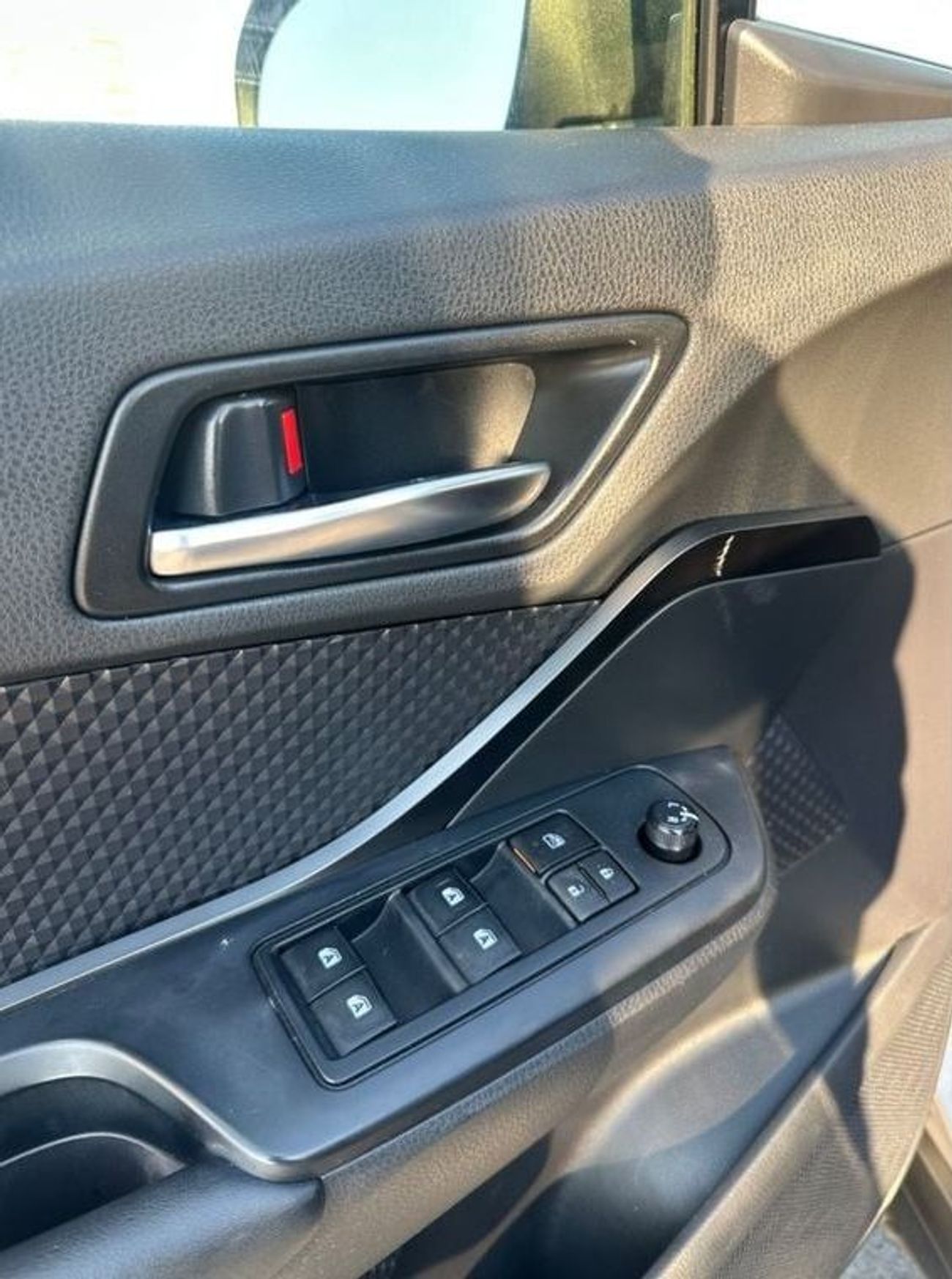 تويوتا CHR XLE