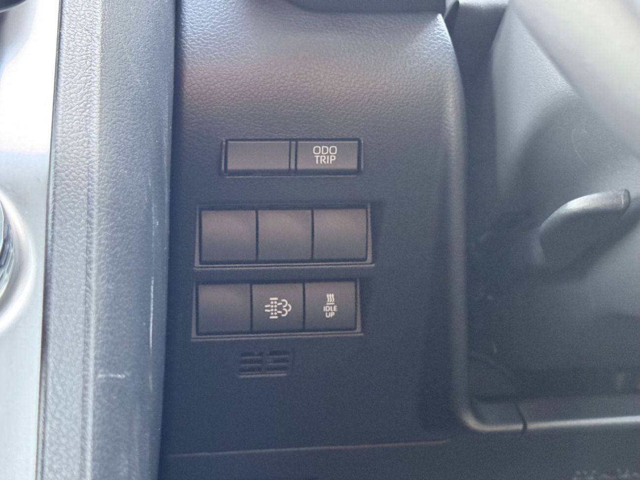 Toyota Land Cruiser GXL 3.3L DIESEL (RIGHT HAND) BRAND NEW 0KM