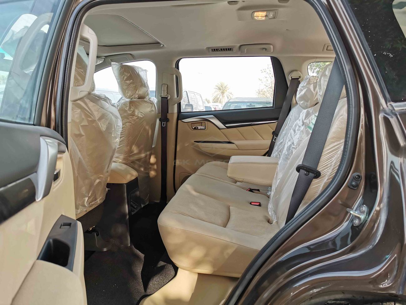 Mitsubishi Montero 3.0L Petrol, 18" Rims, Sunroof, Push Start, Back Sensor, Bluetooth, Fog Lights, CD-USB(CODE # MSP01)