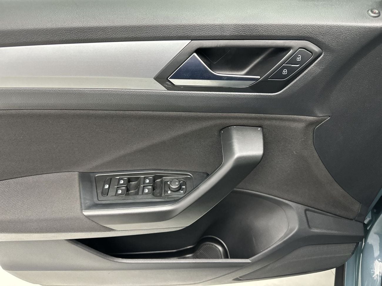 فولكس واجن T ROC Life 1.4L