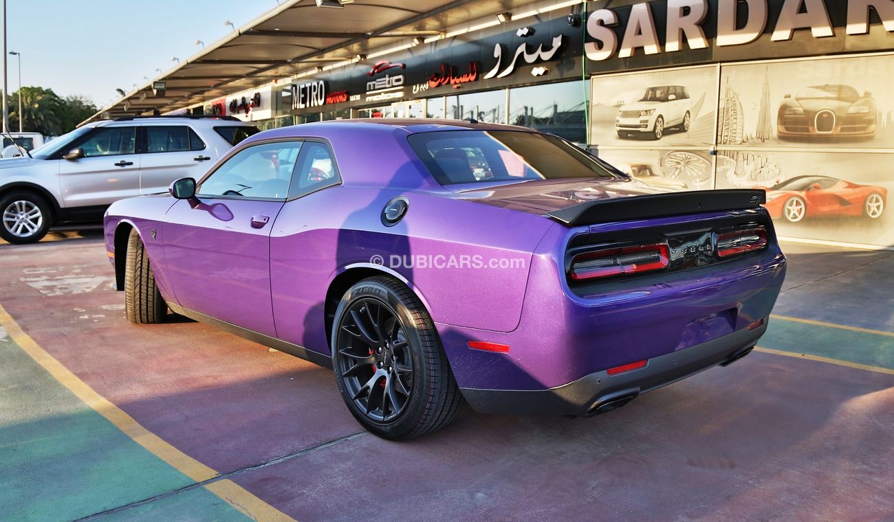 Dodge Challenger SRT Hellcat Supercharged