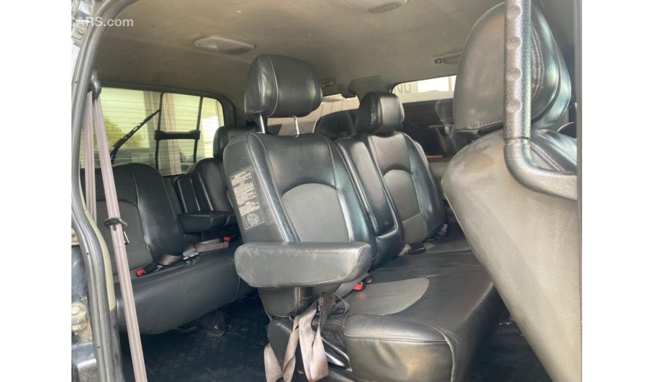 Hyundai H1 Starex HYUNDAI H1 STAREX MODEL 2006 FULL OPTIONS DIESEL 9 PASSENGER