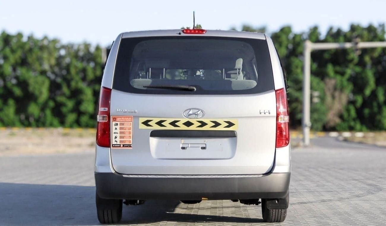 Hyundai H-1 Hyundai H1 2.4L 2020 GCC accident free in excellent condition 1406 P.M