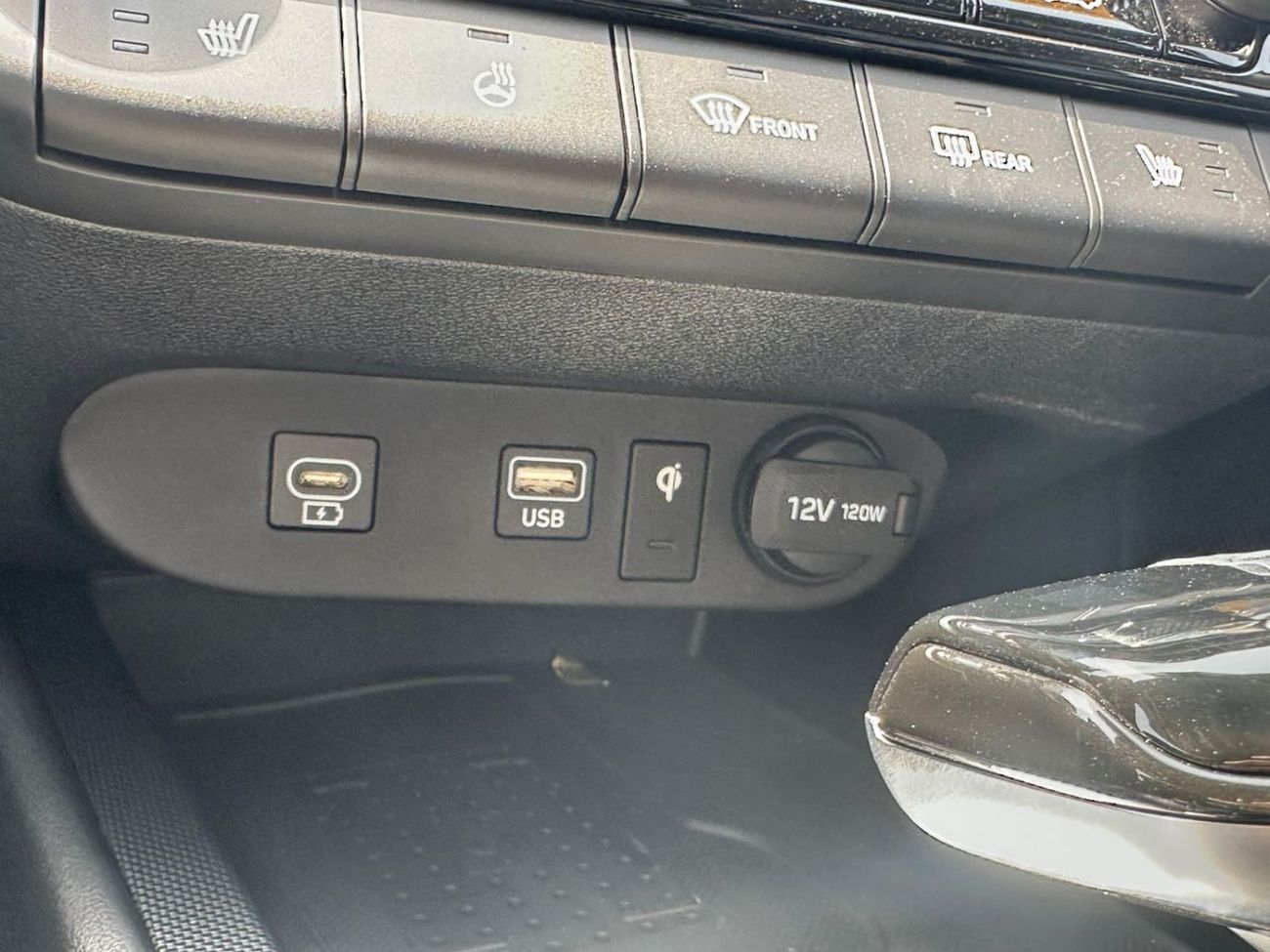 Hyundai Elantra 1.5 LUXURY PREMIUM , BIG SCREEN, SEAT HEATING, ELECTRIC SEAT, LEATHER SEAT, FULL OPTION,MODEL 2025