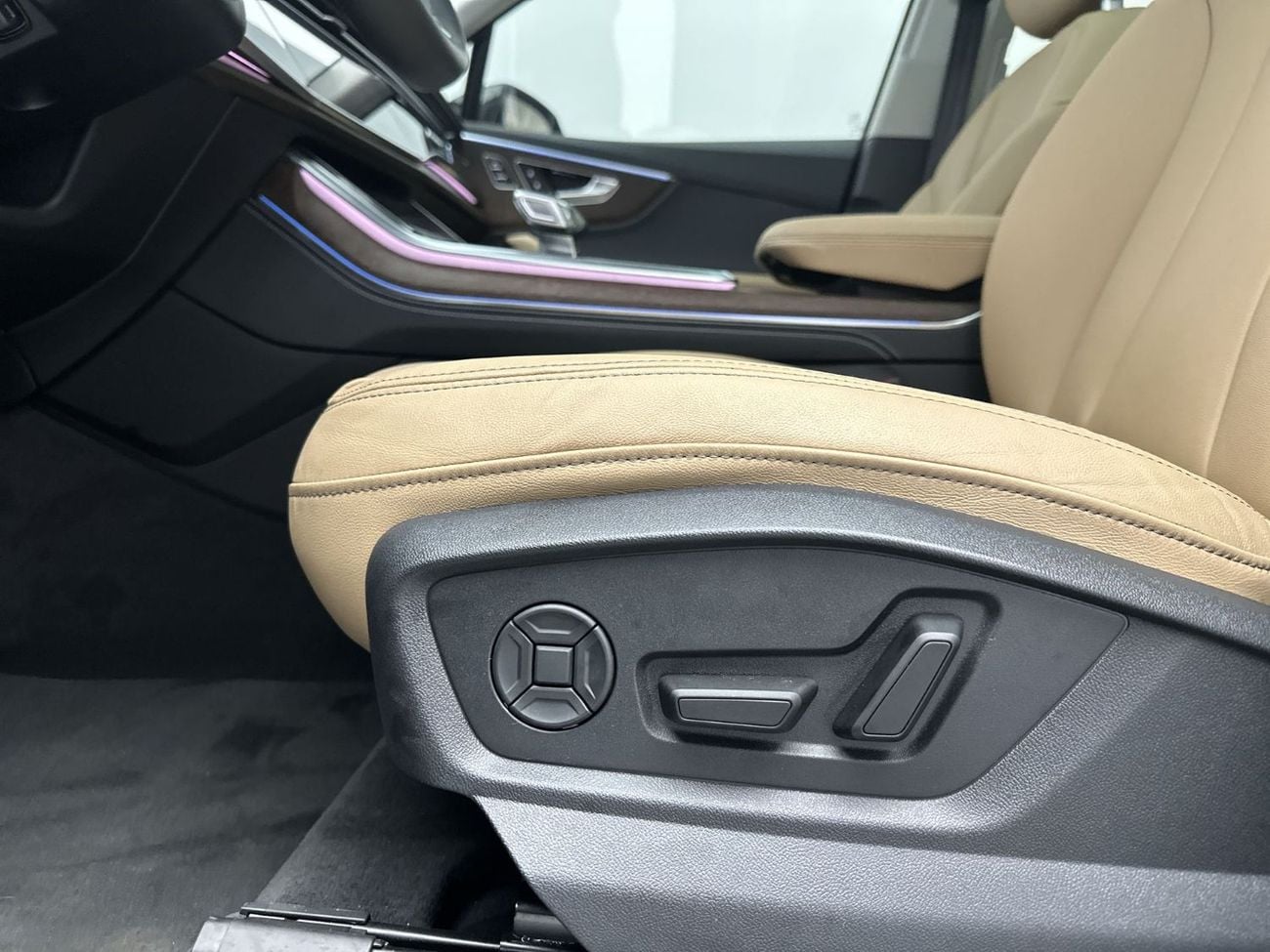 أودي Q7 55 TFSI quattro S-Line 3.0L 340hp (Ref# 19219)