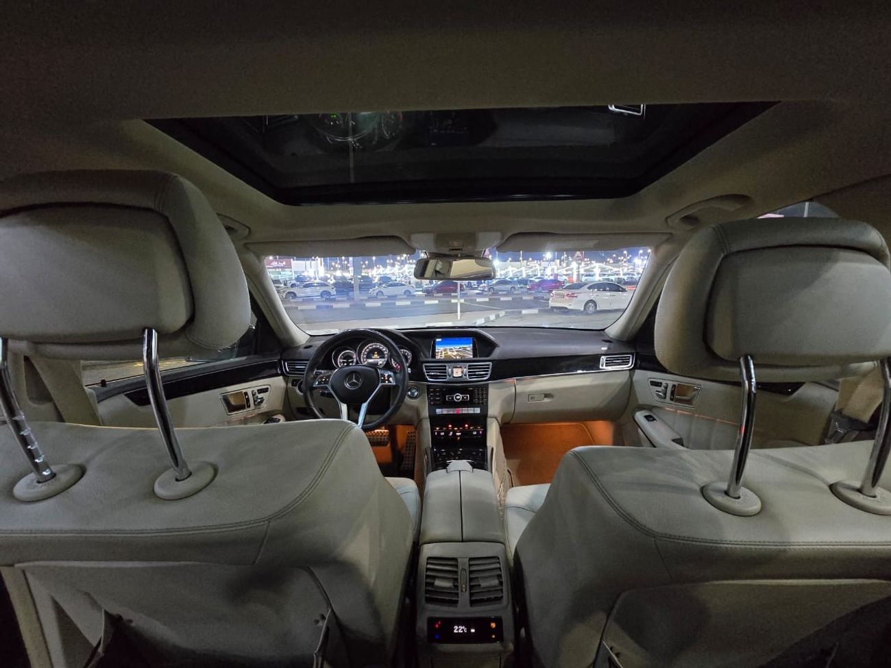 Mercedes-Benz E300 MERCEDES BENS E300 2014 GCC V6 ENGINE 3.5L clean car without accident without paint no any work requ