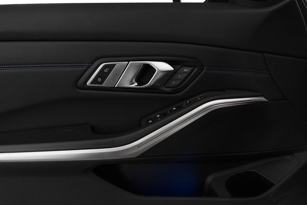 بي أم دبليو 330i M Sport 2.0L (255 HP)