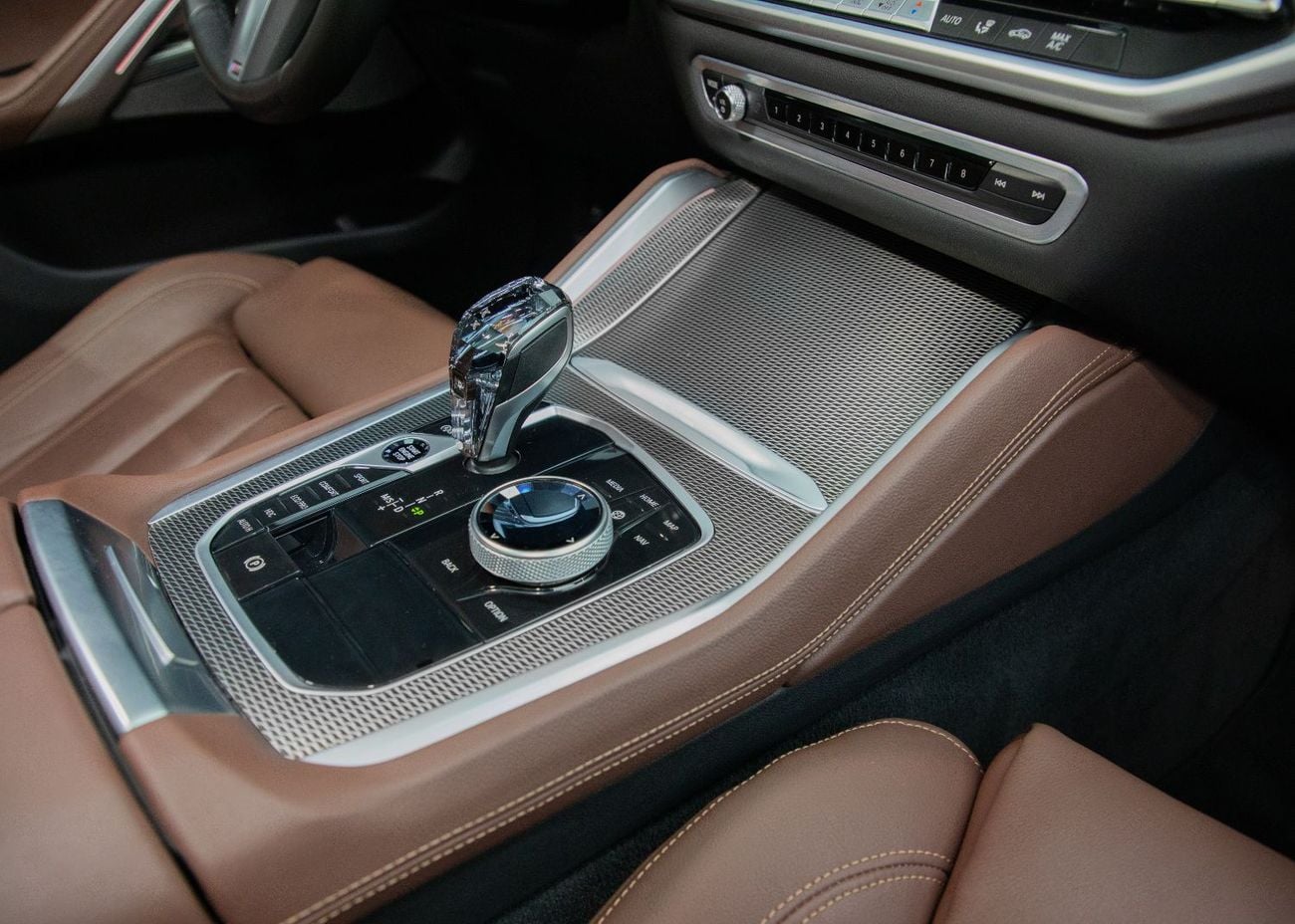 بي أم دبليو X6 40i M SPORT