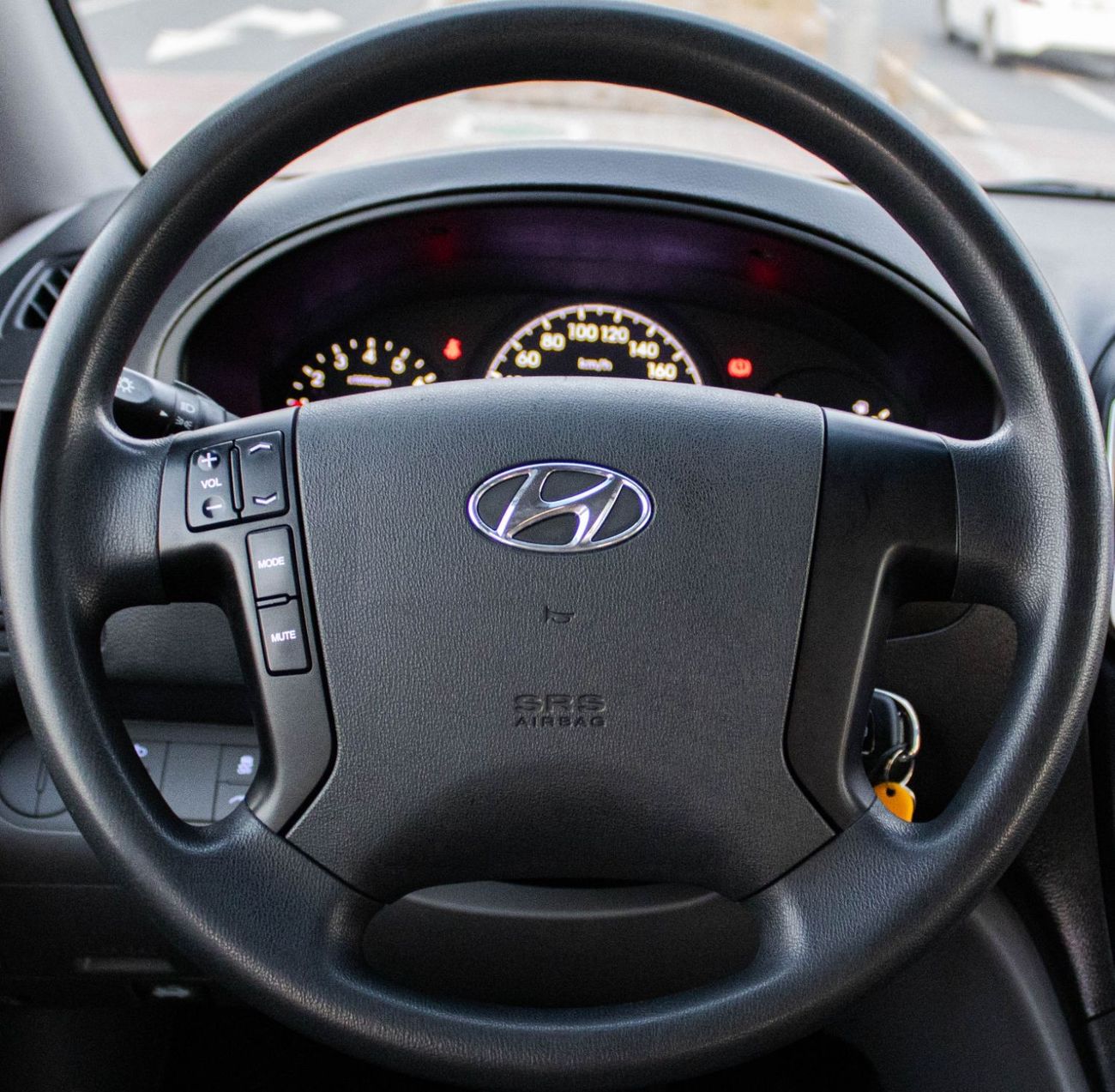 Hyundai H-1 2021 Hyundai H1 Mid (TQ), 4dr Van, 2.4L 4cyl Petrol, Automatic, Rear Wheel Drive