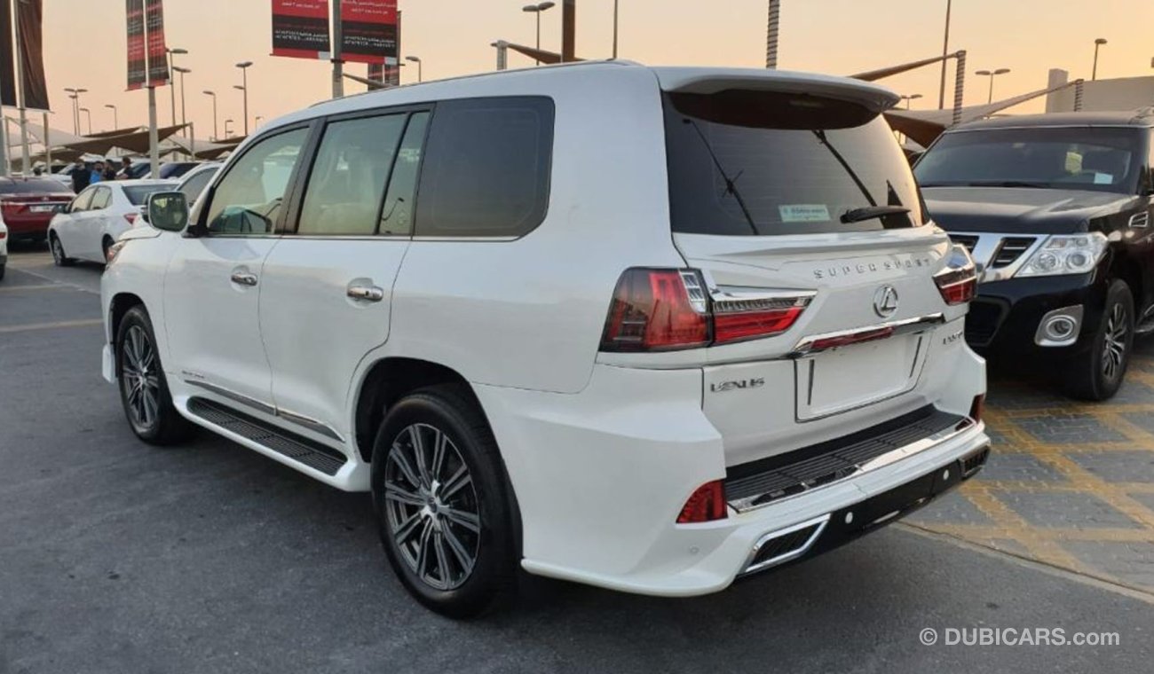 Lexus LX570