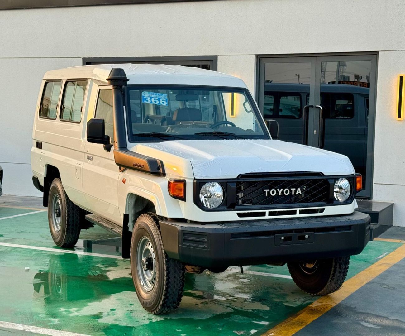 تويوتا لاند كروزر 70 Land Cruiser LC 78 - 2.8L - DIESEL - 3 DOOR - HARD TOP - 2025