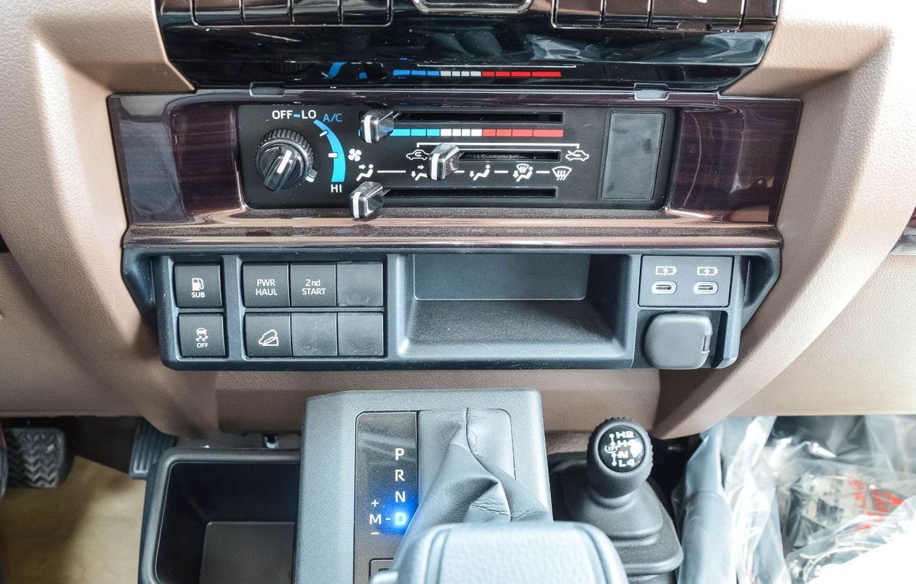 تويوتا لاند كروزر بيك آب TOYOTA LAND CURISER 79 4.0L 4WD PETROL SC PICKUP 2025