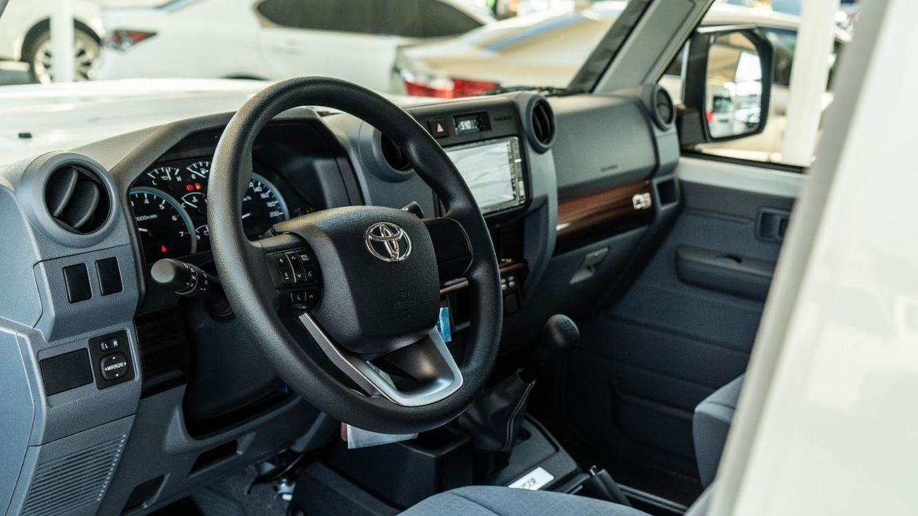 تويوتا لاند كروزر 70 LC 76 || 4.0 || MT || 2024