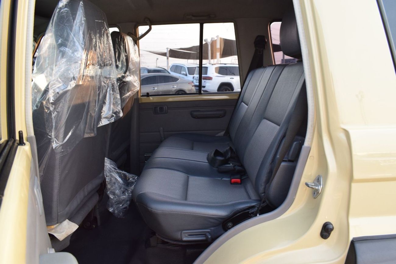 Toyota Land Cruiser 70 GXL