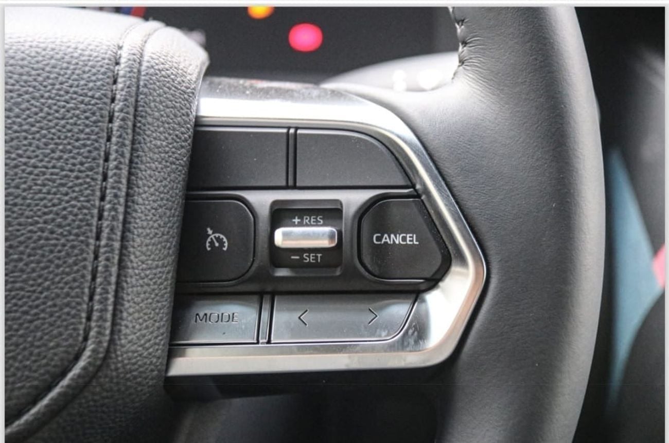 تويوتا لاند كروزر TOYOTA LAND CRUISER GXR 4.0 BASIC WHITE/BEIGE 2026