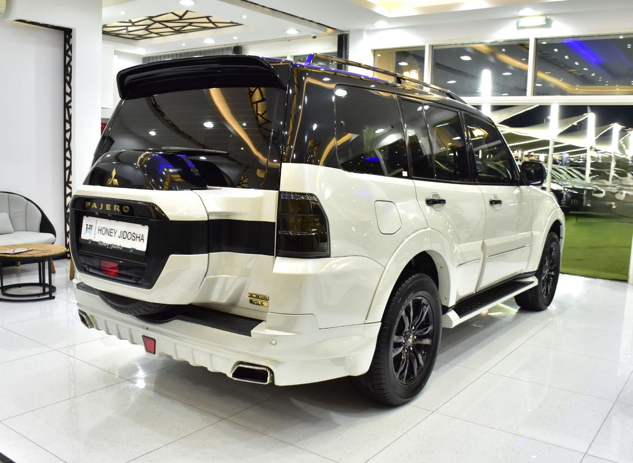 Mitsubishi Pajero Sport EXCELLENT DEAL for our Mitsubishi Pajero Signature Edition GLS 3.8 ( 2020 Model ) in White / Black C