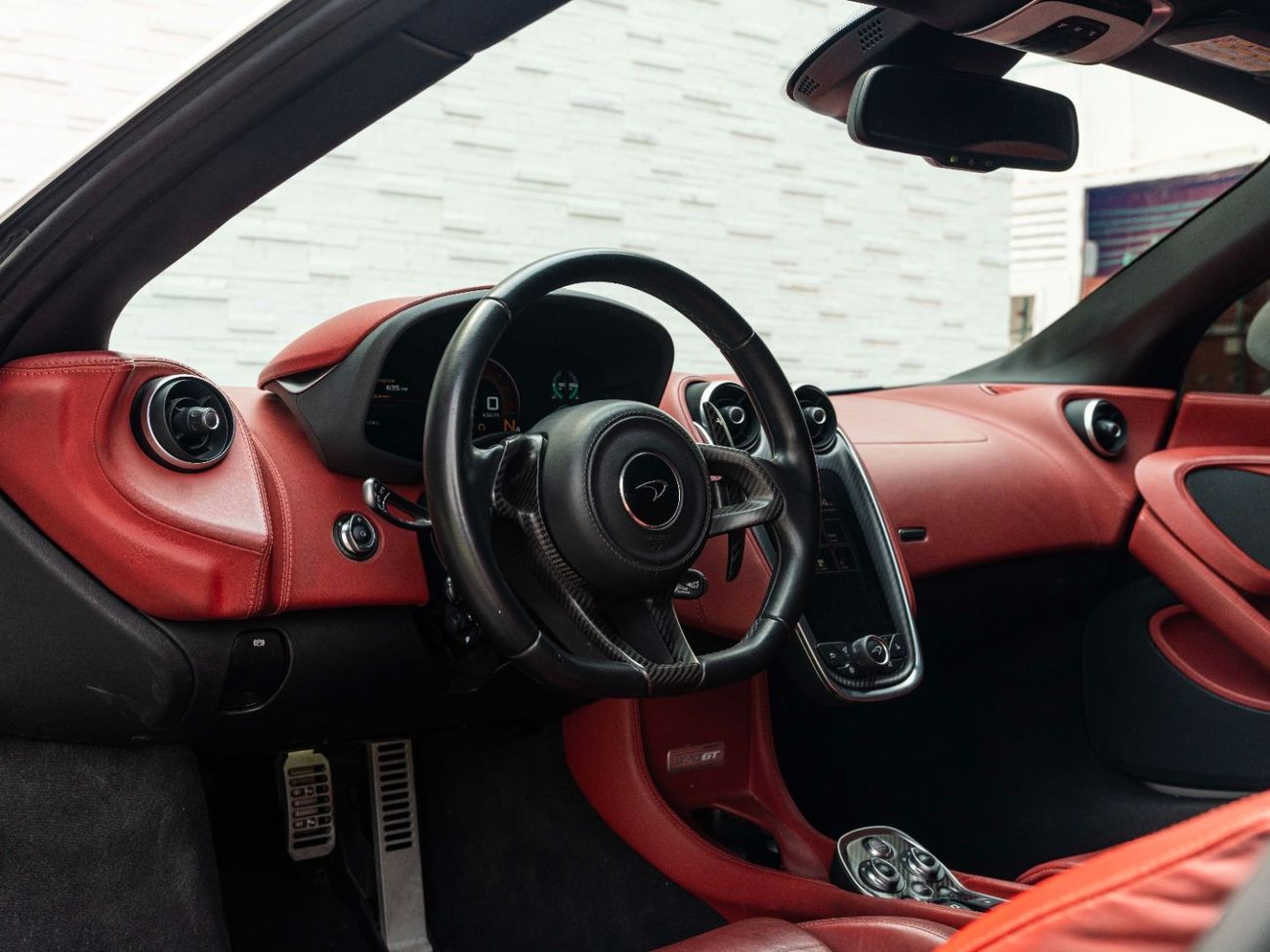 McLaren 570GT AED 13,933 PM • 570 GT CARBON FIBER • ONLY 51,000 KMS • 3.8L TURBOCHARGED V8