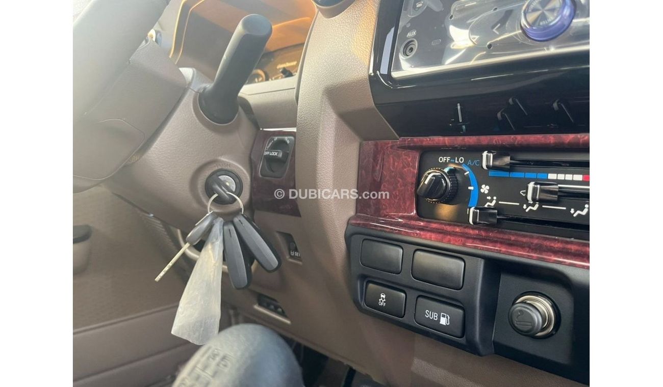 Toyota Land Cruiser Pick Up Toyota_Land_Cruiser_Pick_Up_4.5L_Single_Cabin_Diesel_M/T_2023