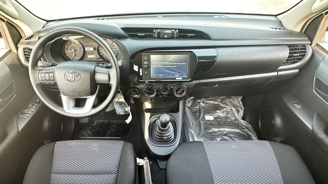 Toyota Hilux GL Toyota Hilux 2.7 petrol Manuel 2025 basic option four wheels