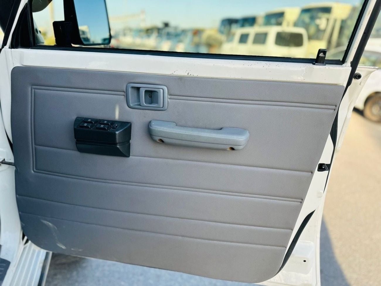 Toyota Land Cruiser 70 LC76 HT SWB Toyota Land Cruiser hardtop 2015 full options 5 door
