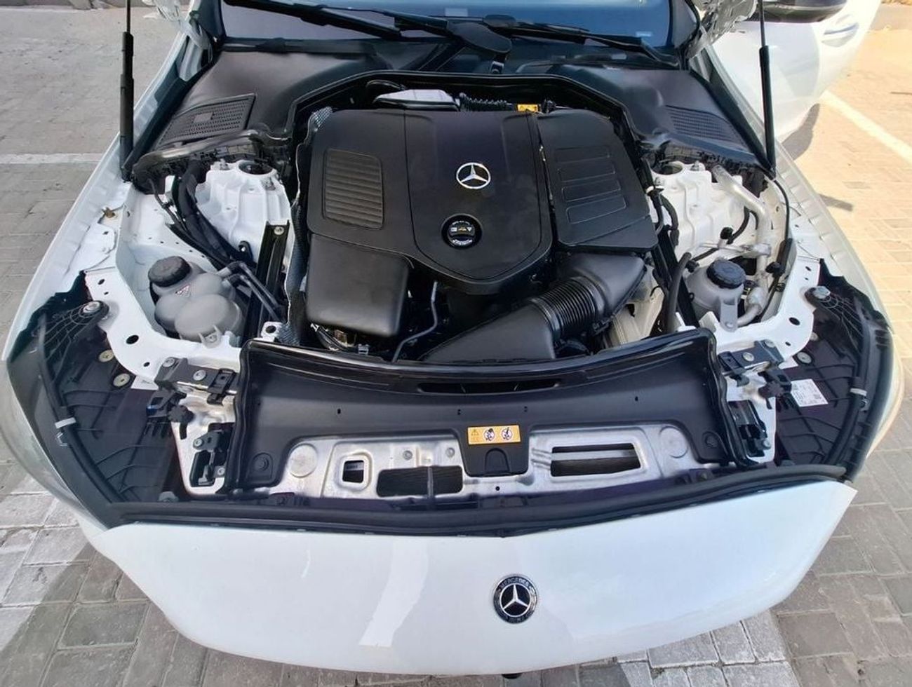 Mercedes-Benz C 300 Mercedes-Benz C300 full option 2023