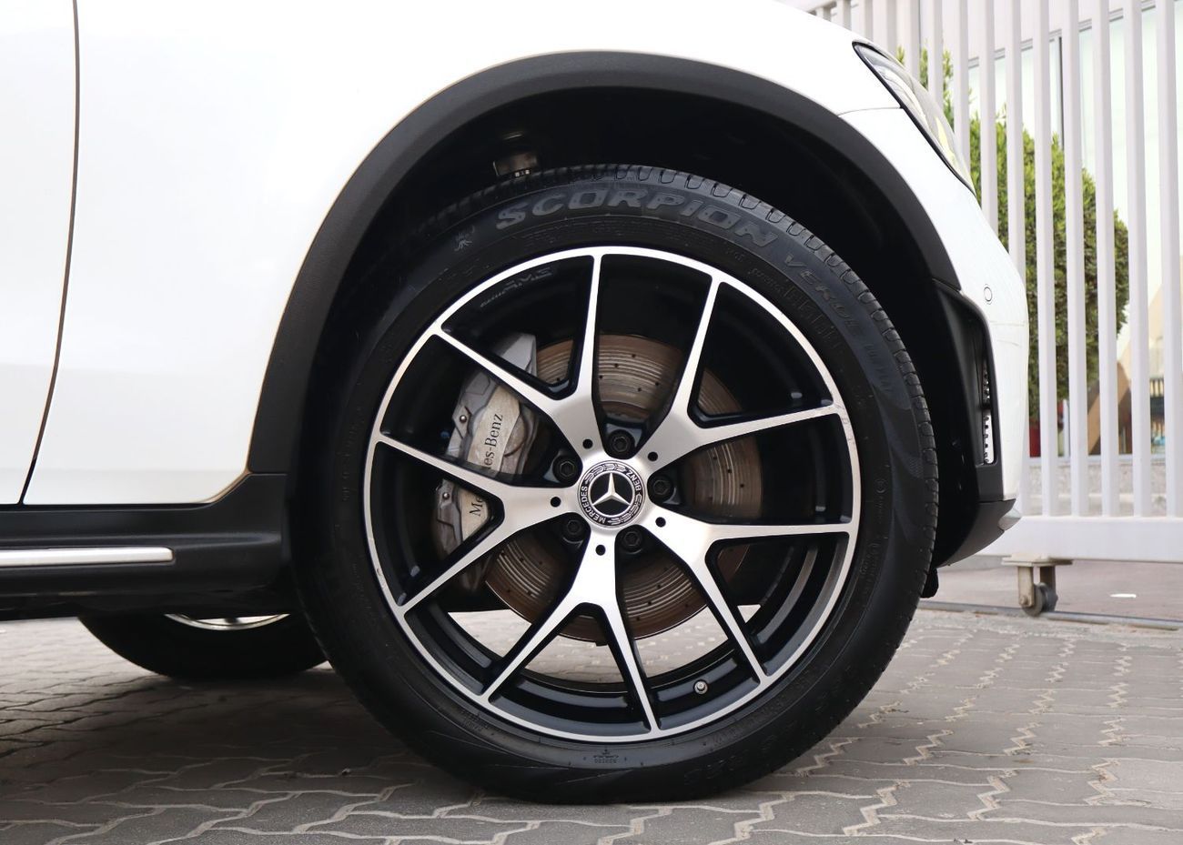 Mercedes-Benz GLC 200 Premium 2.0L AWD