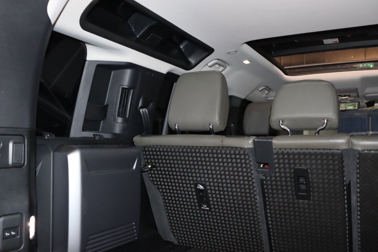 Land Rover Defender 110 SE P400 3.0L