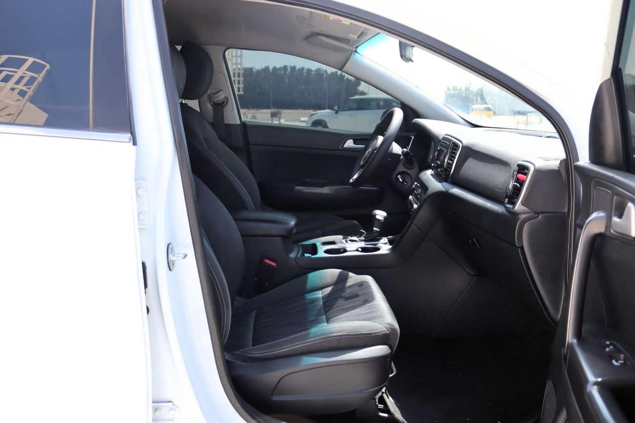 Kia Sportage Base 2.0L