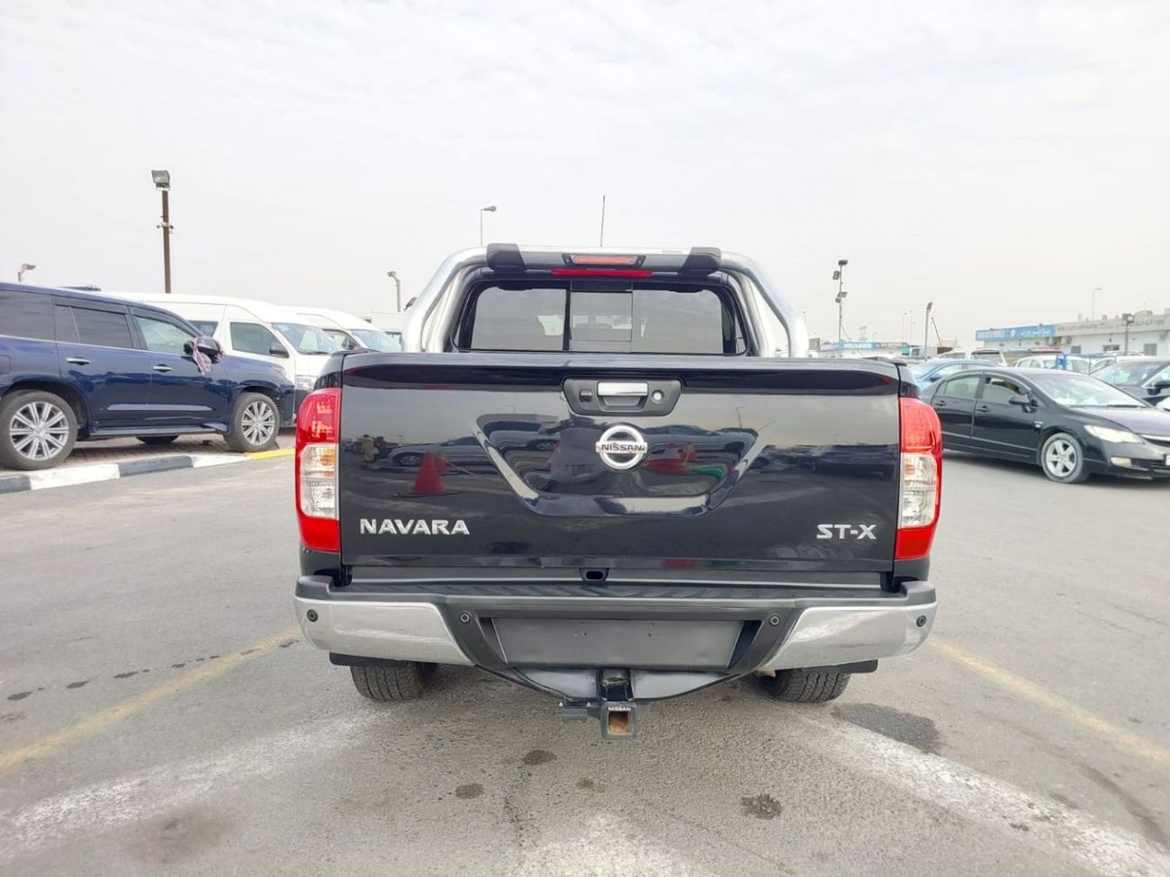 Nissan Navara NISSAN NAVARA PICK UP RHD 2020 MODEL 2.3 L DIESEL AUTOMATIC(PM71719)