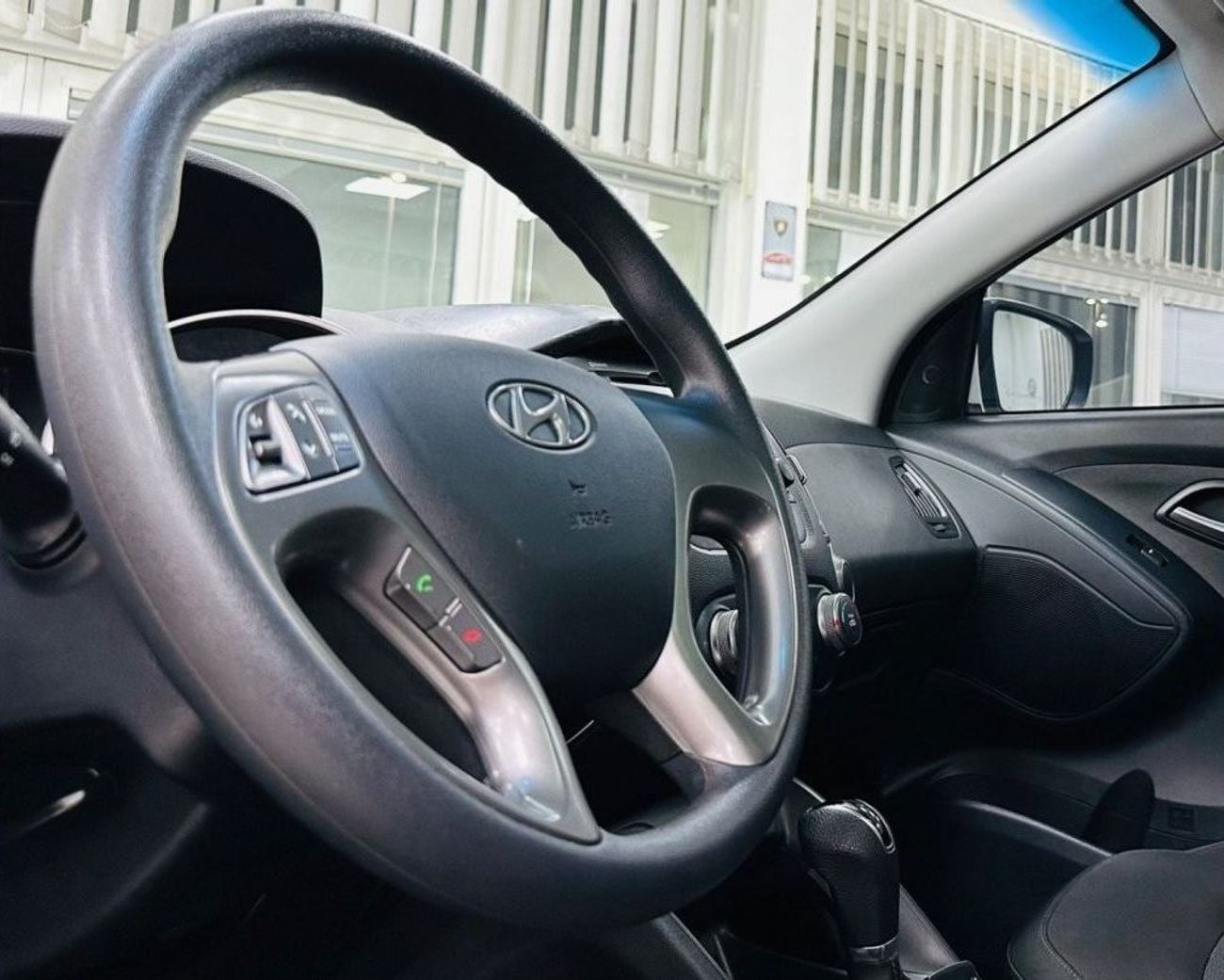 Hyundai Tucson GL GCC .. Perfect Condition .. 4WD .. Panoramic .. Low Mileage