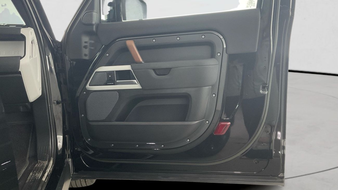 Land Rover Defender P400 90 SE 3.0L (5 Seater) P400 90 SE | Guaranteed Warranty | 0 Down Payment