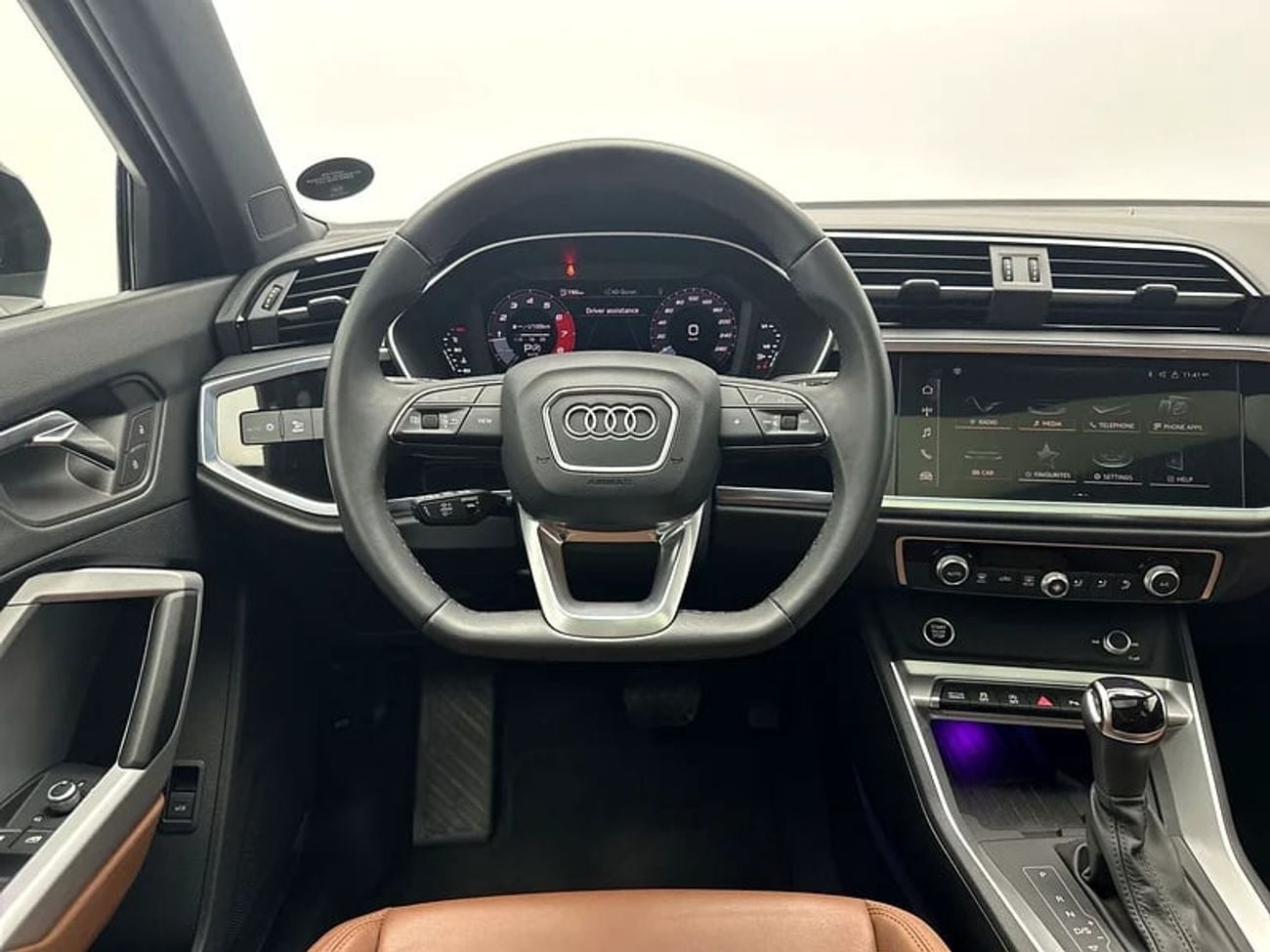 أودي Q3 Sportback 40 TFSI quat 180hp S line (Ref# 1172633)