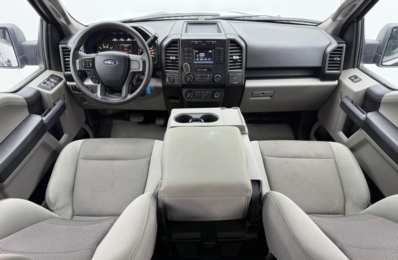 Ford F-150 XLT 2020 Ford F-150 Raptor Kit, 1 Year Unlimited Km Warranty, Full Service History, GCC