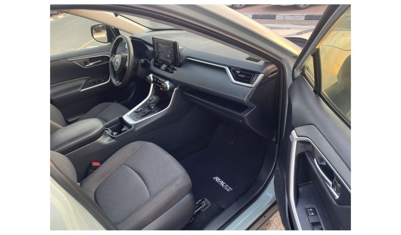 تويوتا راف ٤ 2020 Toyota Rav4 Hybrid Fuel 2.5L V4 MidOption+ Push Start - 4x4 AWD - 38,000 Mileage
