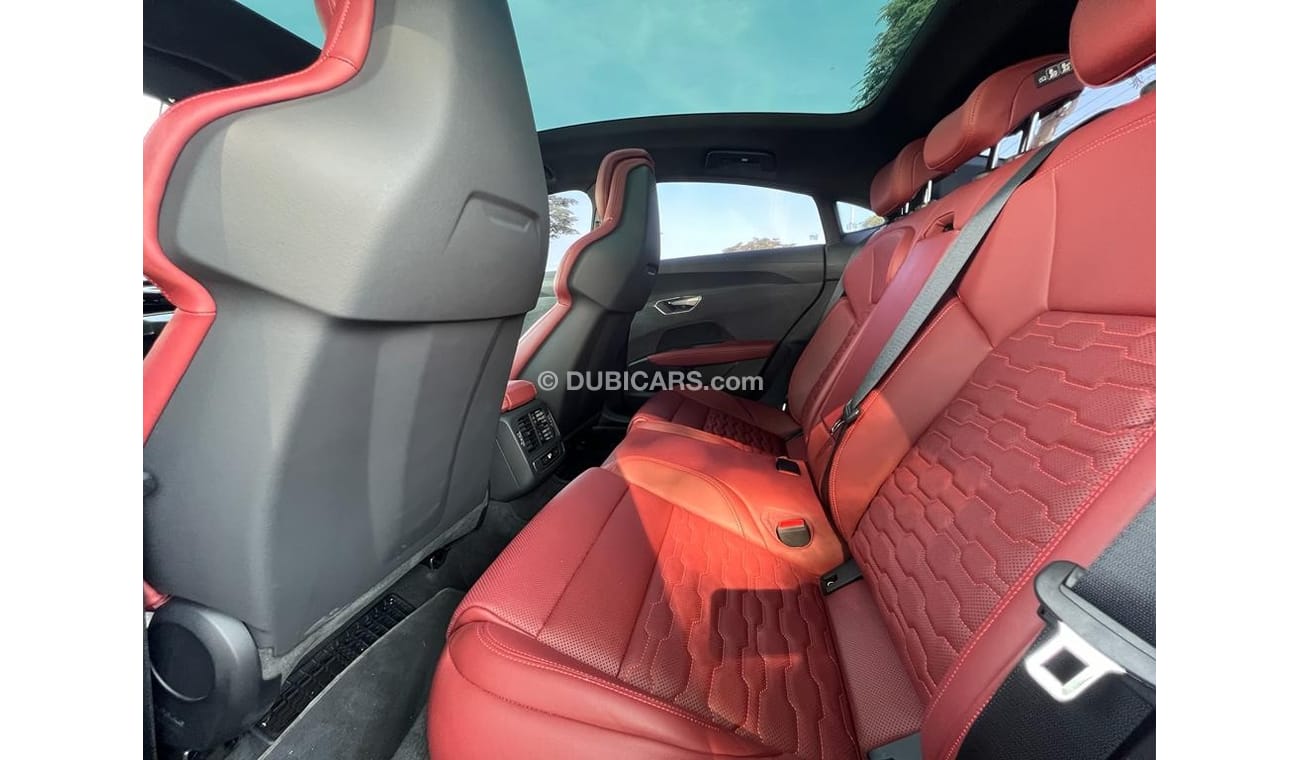 Audi etron GT AUDI GT E-TRON 2022 GCC SPCIAL EDITIONS UNDER WARRANTY WITH SERVICE CONTRACT