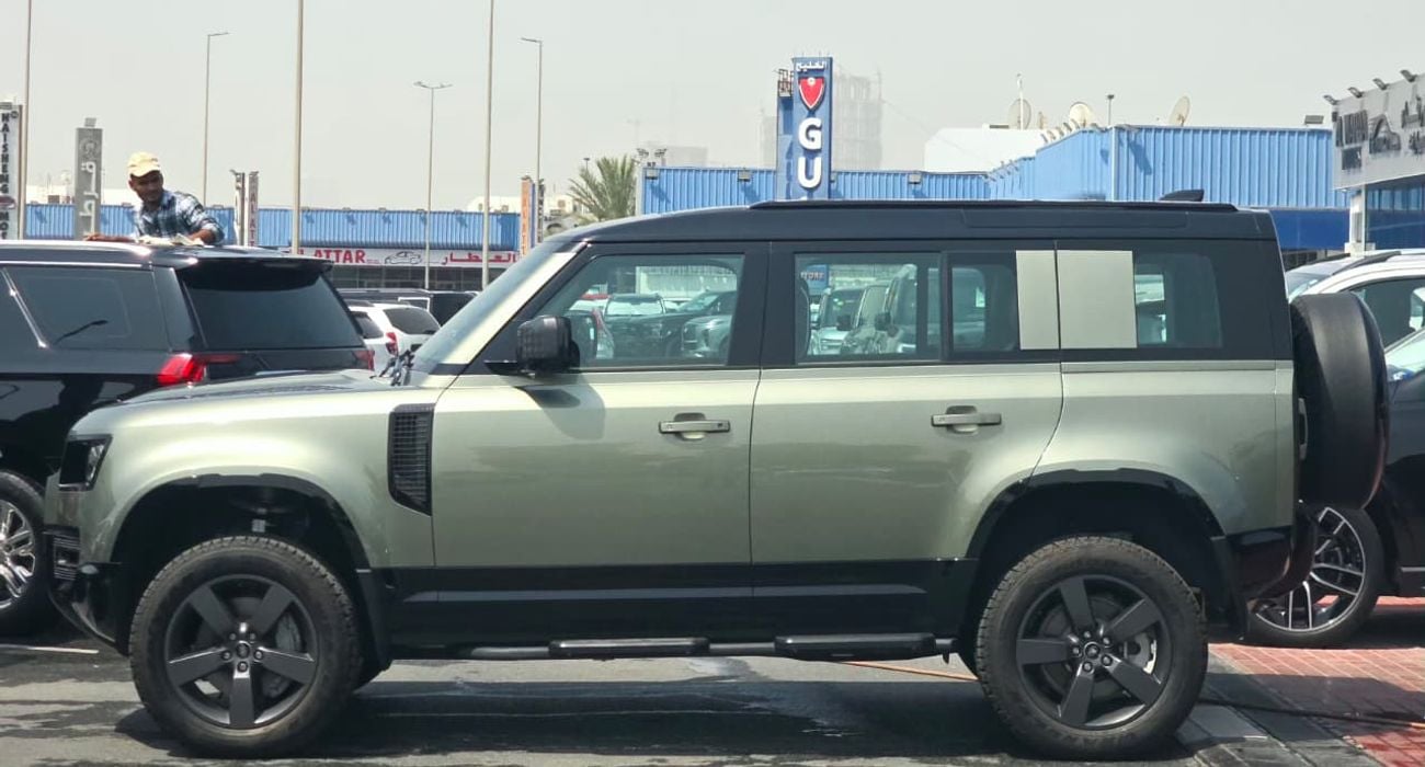 Land Rover Defender P400 90 X-Dynamic HSE 3.0L (5 Seater) X Dynamic HSE Under Warranty 2025 5 Seater