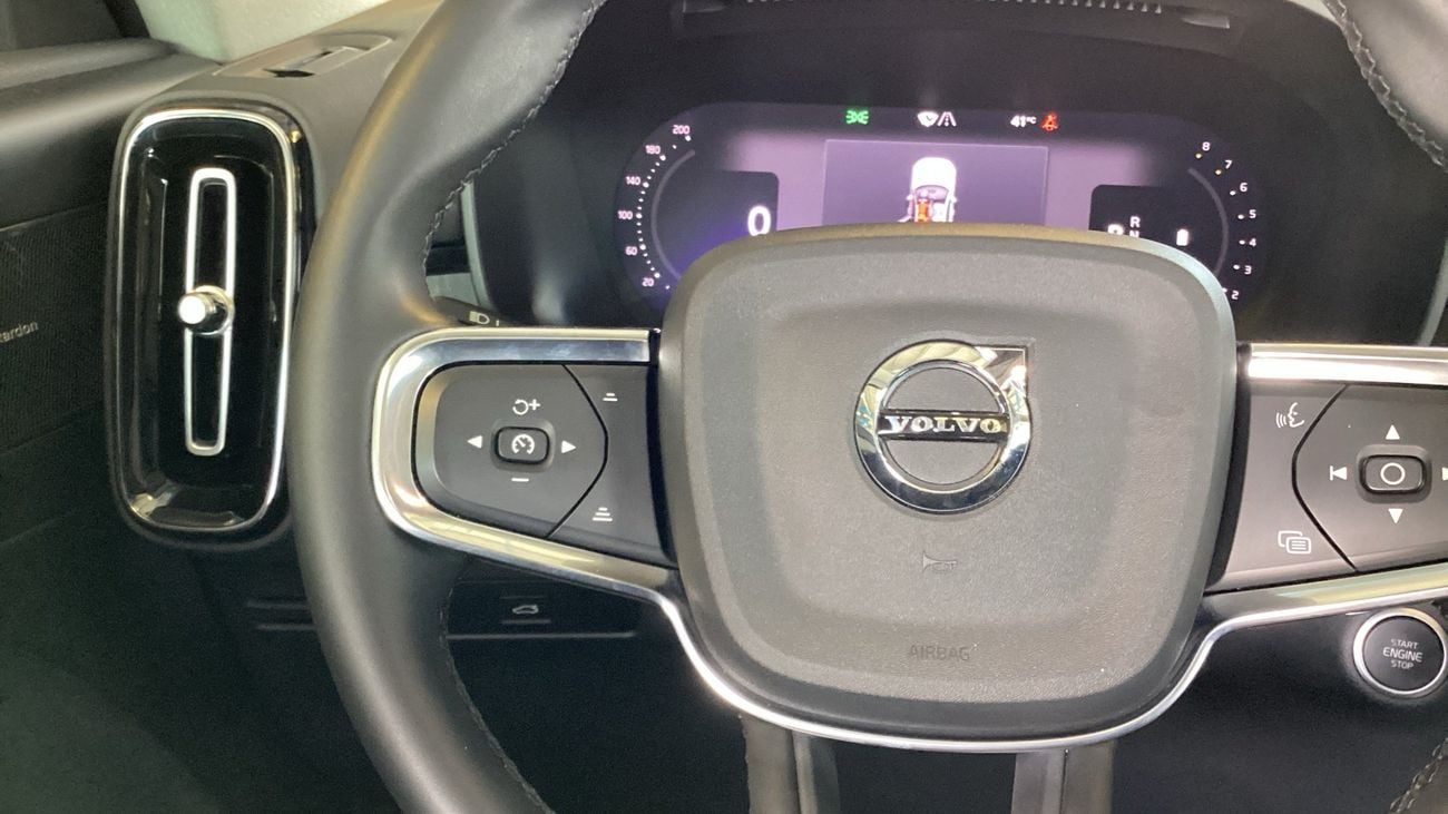 فولفو XC 40 2.0 B4 MHEV ULTIMATE DARK AUTO | شامل الضمان | 0 ﺪﻔﻋﺓ ﺃﻮﻟﻯ