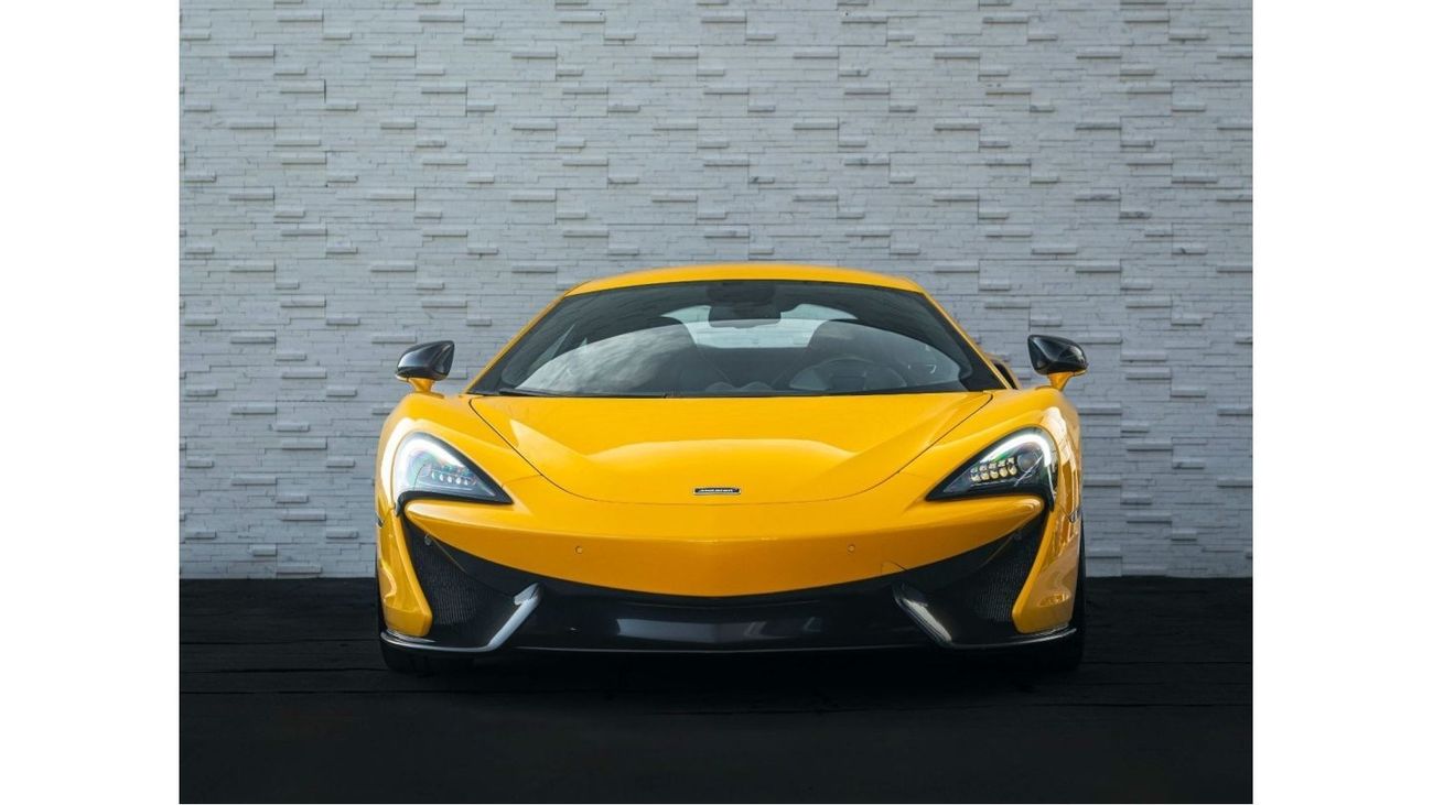 مكلارين 570S AED 13,933 PM • 570 S CARBON PACKAGE • ONLY 52,000 KMS • FREE SERVICES UNTIL 02/2025