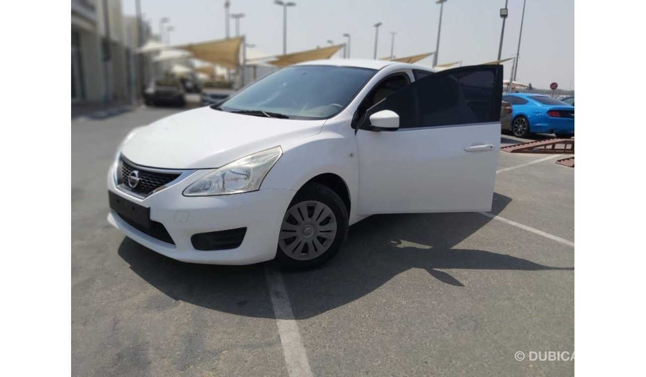 Nissan Tiida Nissan TIDA - 2016- Low millage- O original Paint.