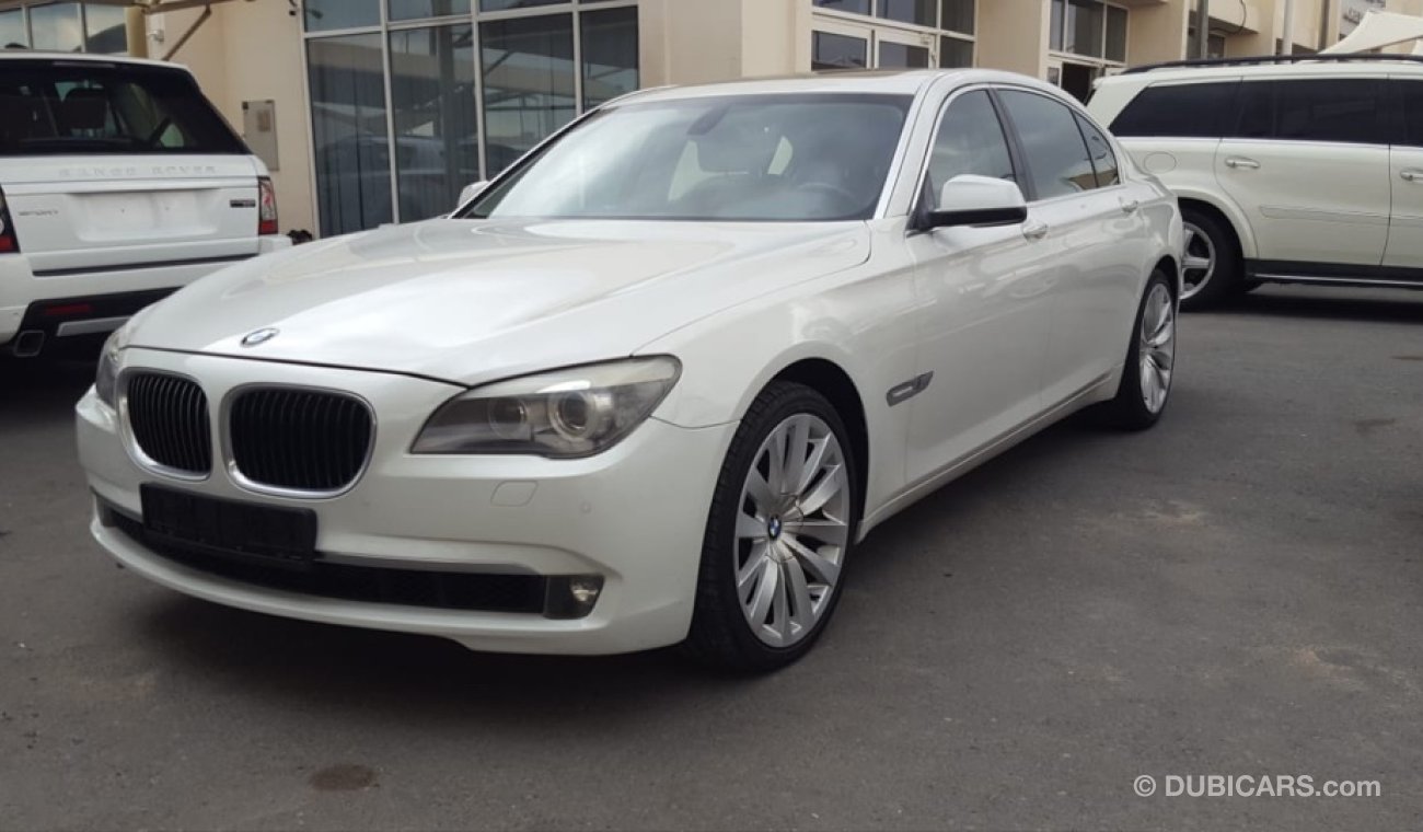 BMW 740Li Bmw 740 GCC model 2010 car prefect condition full service full option low mileage