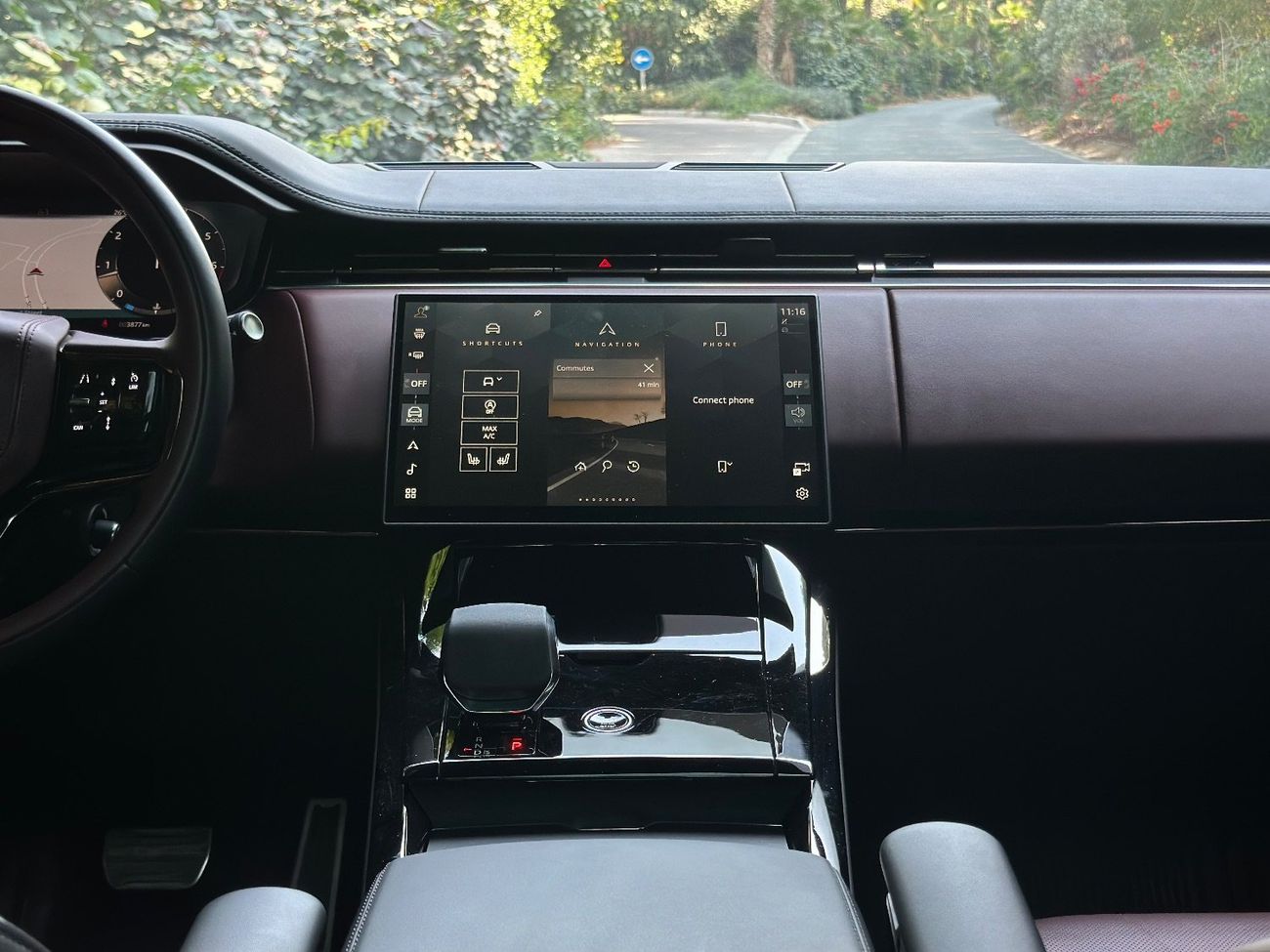 Land Rover Range Rover Sport Dynamic SE P360 | 2025 | GCC Specs | 3.0L V6 355 HP | Full Option | 3000 KM | Like New