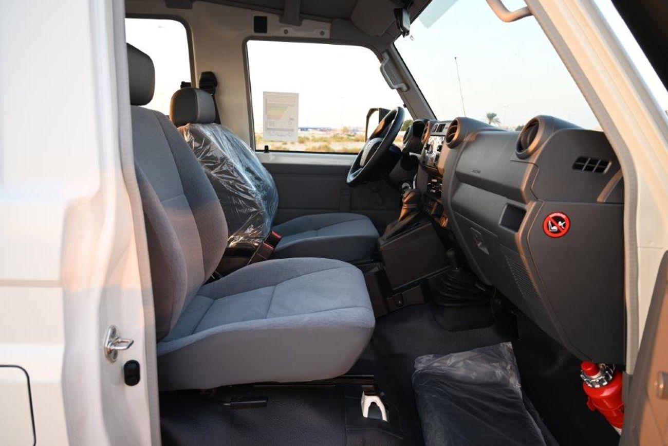 Toyota Land Cruiser 70 78 V6 4.0L 4WD 9-Seater Automatic